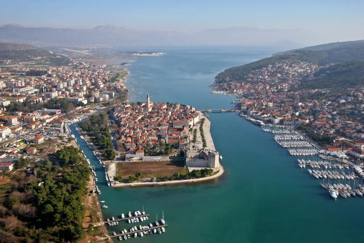 Apartment In Slatine With Sea View, Terrace, Air Conditioning, Wifi 5147-1 0*,  Croatia